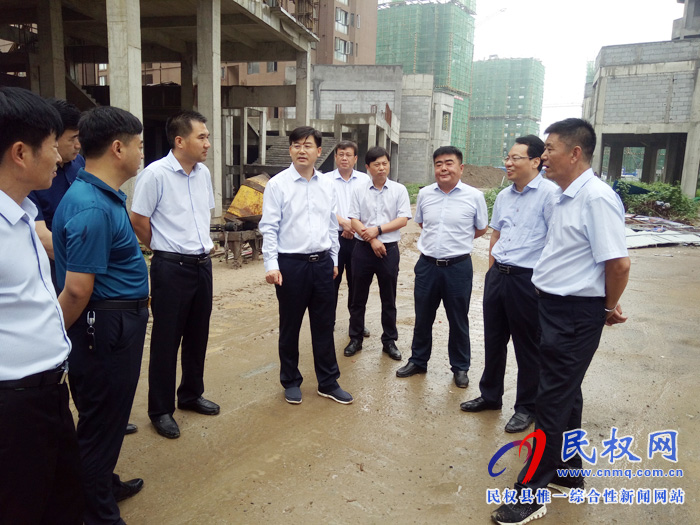 县委副书记、县长张团结调研全县安置房建设工作 县委副书记、县长张团结调研全县安置房建设工作