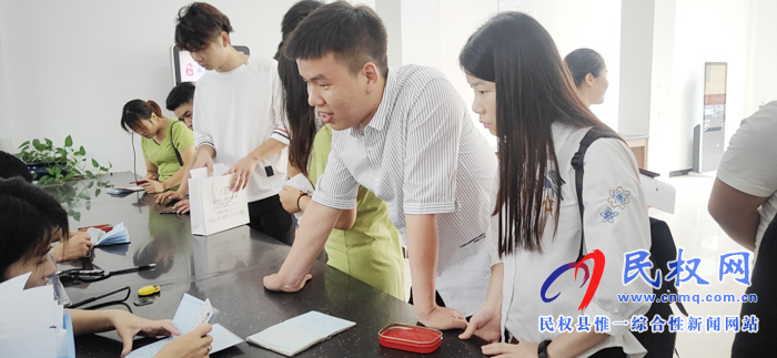 县民政局积极做好“七夕”婚姻登记工作 县民政局积极做好“七夕”婚姻登记工作