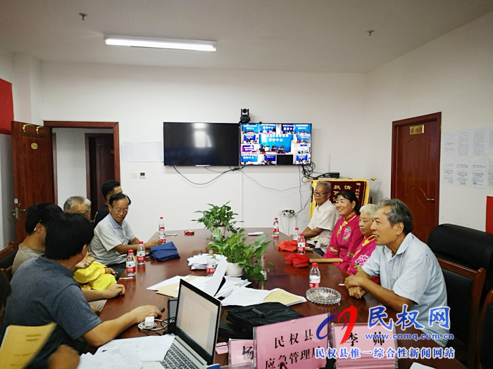 应急管理局:真心帮扶暖人心,贫困户感恩送锦旗 应急管理局:真心帮扶暖人心,贫困户感恩送锦旗