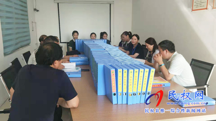 县人大评议调研组莅临民东新区实验幼儿园调研 县人大评议调研组莅临民东新区实验幼儿园调研