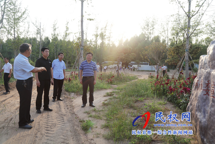 河南省第22届黄河诗会采风团到我县 河南省第22届黄河诗会采风团到我县