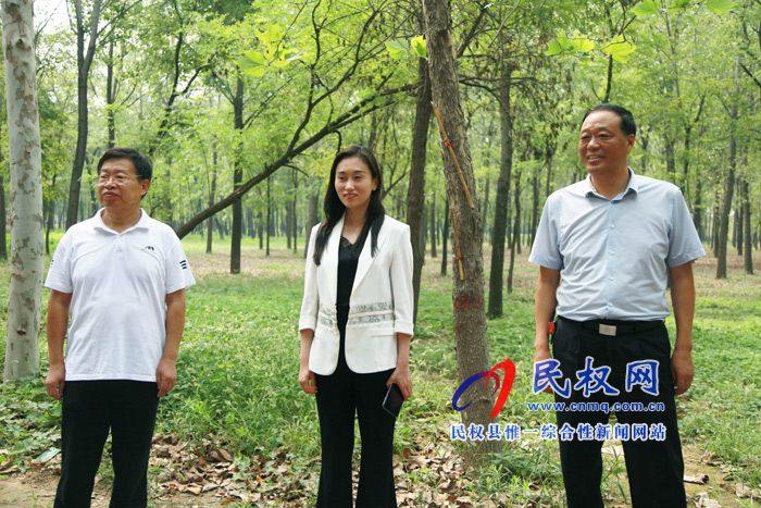 副县长朱琳参加民权高中“远足励志行”活动 副县长朱琳参加民权高中“远足励志行”活动