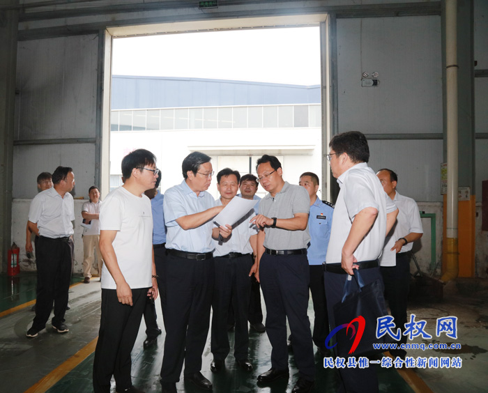市人大常委会副主任、县委书记姬脉常暗访安全生产工作 市人大常委会副主任、县委书记姬脉常暗访安全生产工作