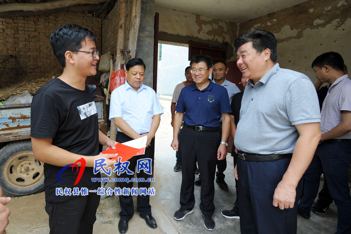 市人大常委会副主任、市总工会主席刘沛到民权县白云寺镇小浑子村开展“三·五”基层工作日活动 市人大常委会副主任、市总工会主席刘沛到民权县白云寺镇小浑子村开展“三·五”基层工作日活动