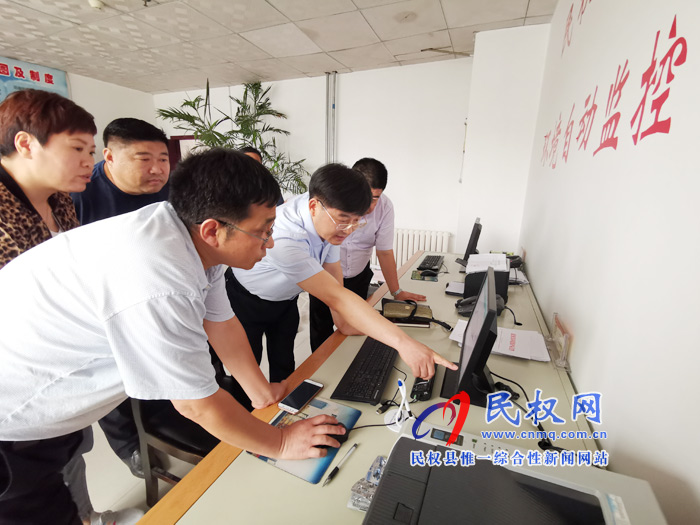 县委副书记、县长张团结调研环境保护工作 县委副书记、县长张团结调研环境保护工作