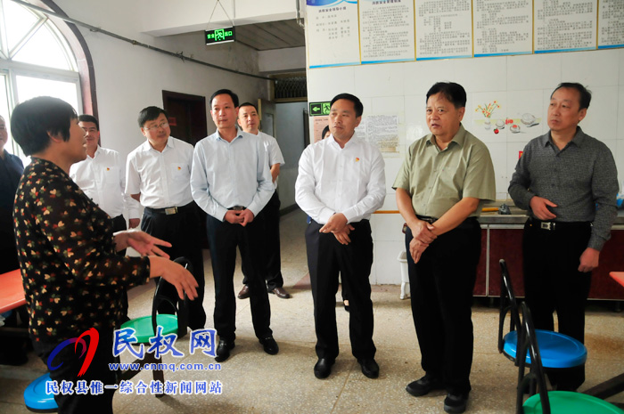 郑州市爱心公益联盟捐助活动走进我县 郑州市爱心公益联盟捐助活动走进我县