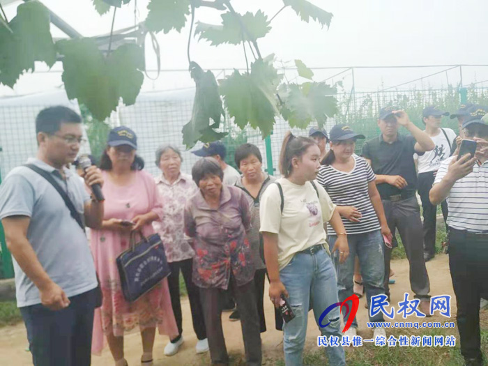 县园艺组织贫困户外出参观学习 县园艺组织贫困户外出参观学习