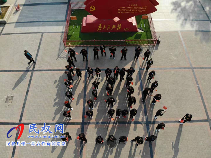 民权县新华书店快闪献礼新中国成立70周年 民权县新华书店快闪献礼新中国成立70周年