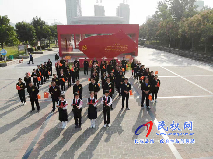 民权县新华书店快闪献礼新中国成立70周年 民权县新华书店快闪献礼新中国成立70周年