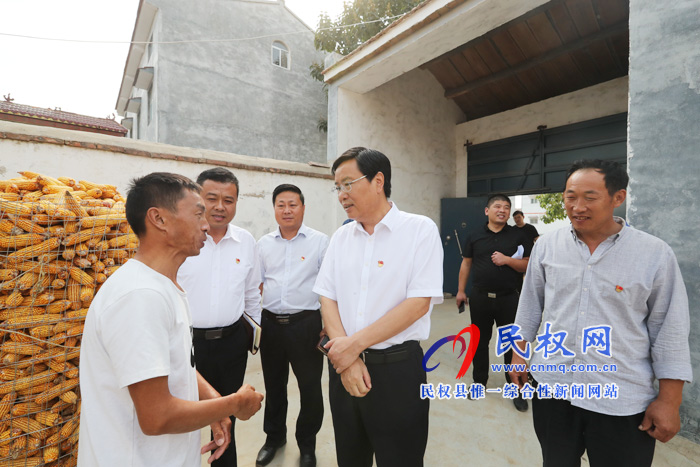 市人大常委会副主任、县委书记姬脉常调研软弱涣散村党组织整顿工作 市人大常委会副主任、县委书记姬脉常调研软弱涣散村党组织整顿工作