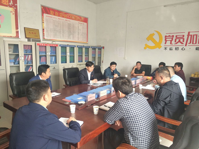 县委副书记、县长张团结到绿洲办事处大陈庄村调研软弱涣散村党组织整顿工作 县委副书记、县长张团结到绿洲办事处大陈庄村调研软弱涣散村党组织整顿工作