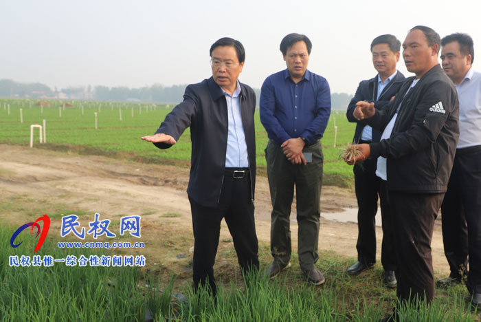 市人大副主任、县委书记姬脉常到我县部分乡镇调研产业扶贫带贫情况 市人大副主任、县委书记姬脉常到我县部分乡镇调研产业扶贫带贫情况