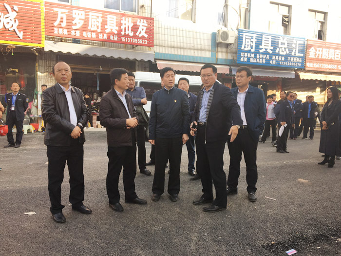 县领导房季、陈鸿志督查调研文明城创建工作 县领导房季、陈鸿志督查调研文明城创建工作