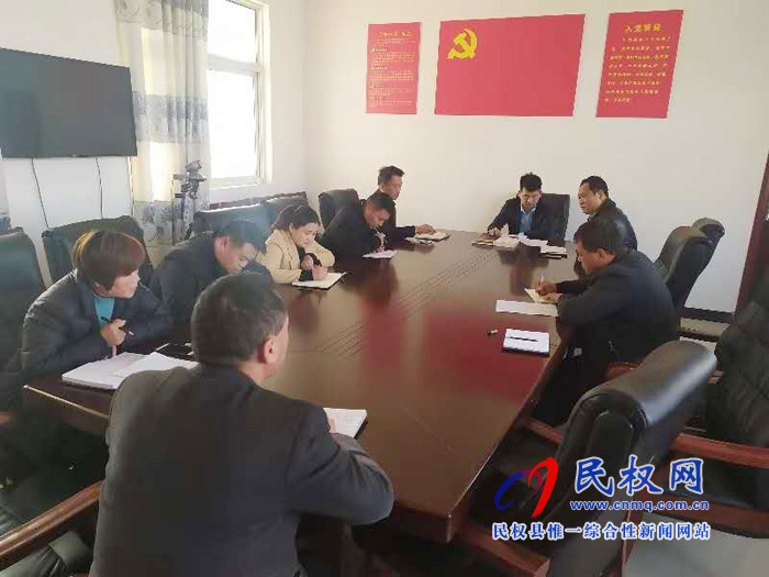 双塔镇传达贯彻全省脱贫攻坚工作调度电视电话会议精神 双塔镇传达贯彻全省脱贫攻坚工作调度电视电话会议精神