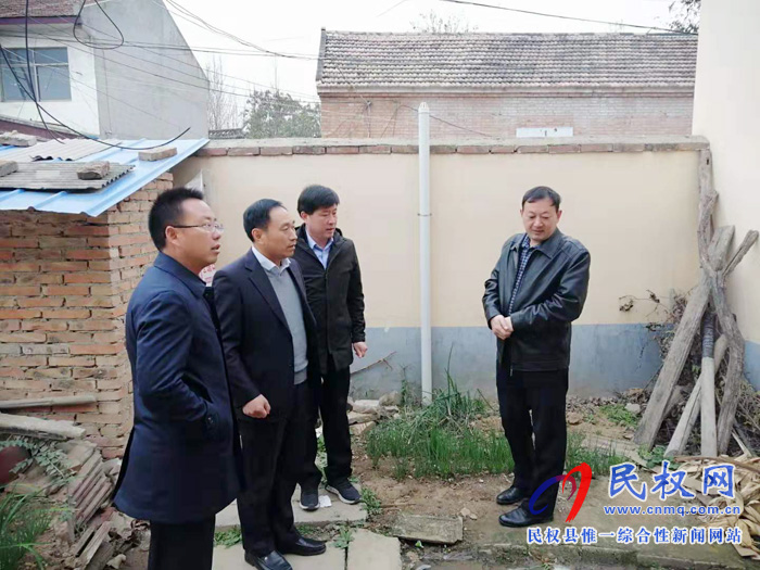 县委副书记蔡勇到王桥镇调研农村人居环境整治和改厕工作