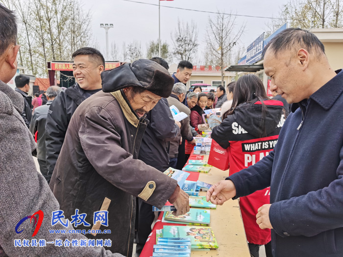 为民服务“四下乡”寒冷冬日暖民心 为民服务“四下乡”寒冷冬日暖民心