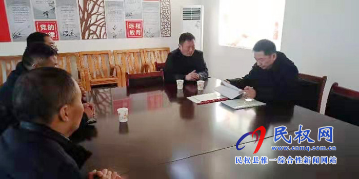 县委常委、县委办公室主任孟亚松到野岗镇调研指导脱贫攻坚和人居环境建设工作 县委常委、县委办公室主任孟亚松到野岗镇调研指导脱贫攻坚和人居环境建设工作