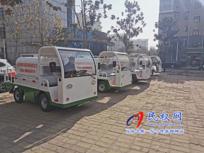 南华办事处:小小洒水车 助力环保治污染 南华办事处:小小洒水车 助力环保治污染