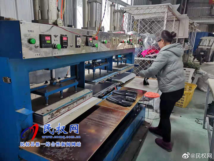 伯党乡:东众扶贫到“家”门 贫困群众脱贫不是“梦” 伯党乡:东众扶贫到“家”门 贫困群众脱贫不是“梦”