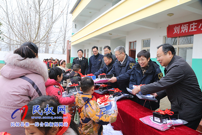 海关总署慰问组到民权调研慰问