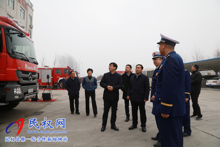 县领导慰问驻地官兵 共叙军民鱼水情谊 县领导慰问驻地官兵 共叙军民鱼水情谊