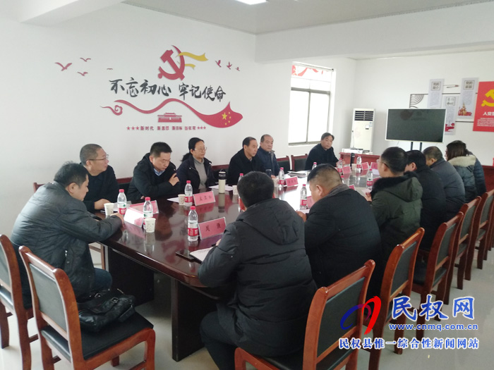 省法院党组成员、副院长郭保振一行到我县野岗镇孟庄村调研脱贫攻坚工作 省法院党组成员、副院长郭保振一行到我县野岗镇孟庄村调研脱贫攻坚工作