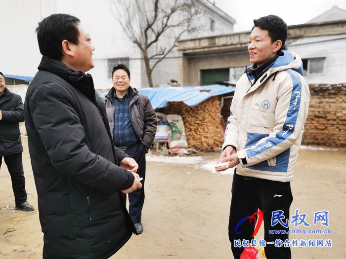 爱暖寒冬 爱心企业为贫困家庭送温暖 爱暖寒冬 爱心企业为贫困家庭送温暖