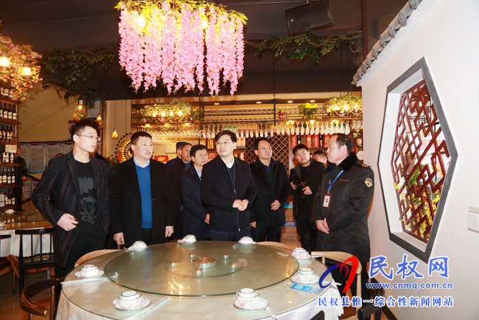县委副书记、县长张团结督导检查节前市场供应和安全生产工作 县委副书记、县长张团结督导检查节前市场供应和安全生产工作