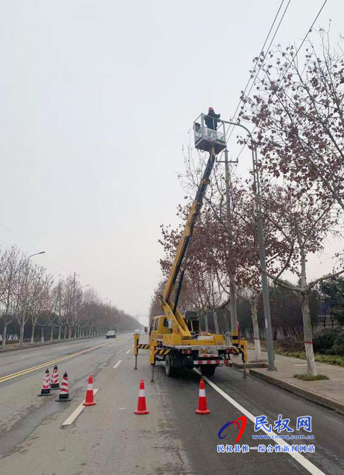 路灯所加强对路灯设施的安全排查及检修 路灯所加强对路灯设施的安全排查及检修