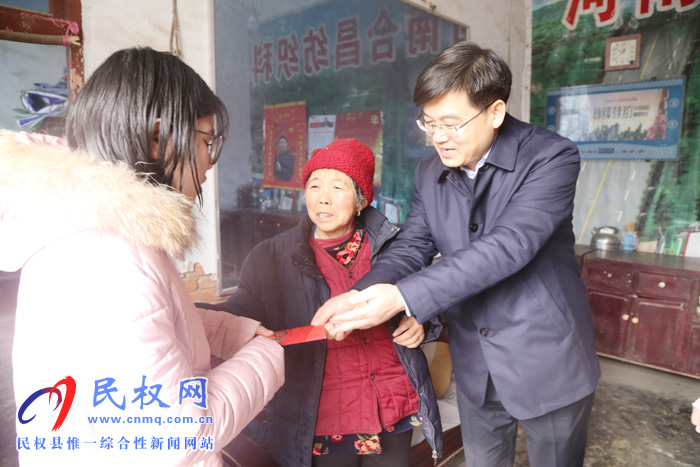 县委副书记、县长张团结到孙六镇走访慰问春蕾女童