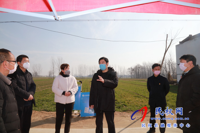 县委常委、宣传部长屠志远看望慰问坚守疫情防控一线工作人员 县委常委、宣传部长屠志远看望慰问坚守疫情防控一线工作人员
