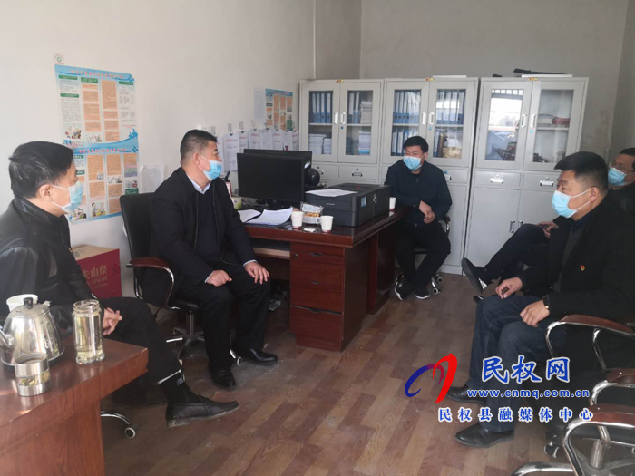 县委常委、副县长房季到县疫情防控指挥部调研 县委常委、副县长房季到县疫情防控指挥部调研