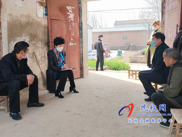 县人大常委会主任周燕到老颜集乡督导脱贫攻坚工作 县人大常委会主任周燕到老颜集乡督导脱贫攻坚工作