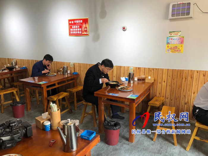 县委副书记、县长张团结调研餐饮业复工营业情况 县委副书记、县长张团结调研餐饮业复工营业情况
