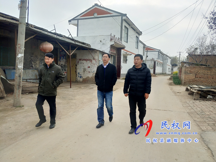 县委常委、纪委书记、监察委主任张亚光深入胡集乡调研脱贫攻坚和人居环境整治工作 县委常委、纪委书记、监察委主任张亚光深入胡集乡调研脱贫攻坚和人居环境整治工作