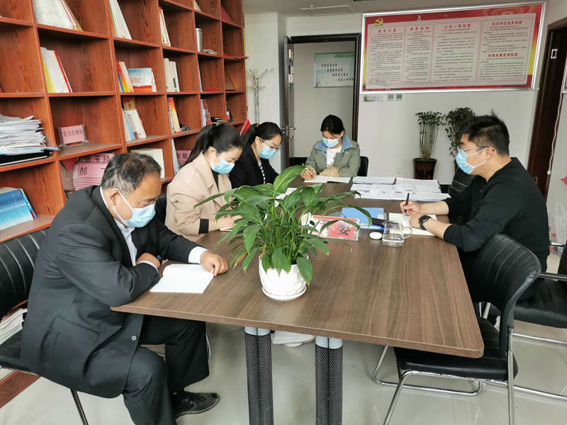 团县委学习贯彻习近平总书记勉励北京大学援鄂医疗队全体“90后”党员回信精神 团县委学习贯彻习近平总书记勉励北京大学援鄂医疗队全体“90后”党员回信精神