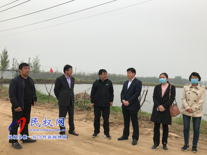 河南省水产科学研究院院长李治勋莅民调研“四优四化”项目暨水产品加工情况 河南省水产科学研究院院长李治勋莅民调研“四优四化”项目暨水产品加工情况