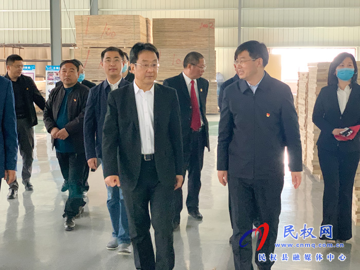 省高级法院党组书记、院长胡道才一行到孟庄村开展扶贫慰问及调研工作 省高级法院党组书记、院长胡道才一行到孟庄村开展扶贫慰问及调研工作