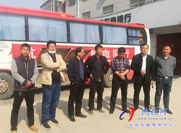 王庄寨镇中心学校组织党员教师  自愿参加义务献血