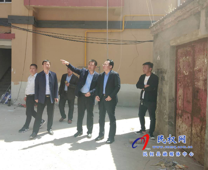 县委常委、常务副县长李启峰调研老旧小区改造项目 县委常委、常务副县长李启峰调研老旧小区改造项目