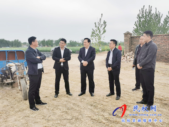 县委常委、县政法委书记、副县长孟祥亮调研生猪生产 县委常委、县政法委书记、副县长孟祥亮调研生猪生产