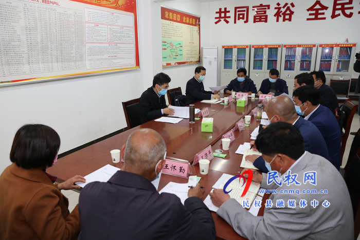 市委书记王战营到我县吴庄村开展“三·五”基层工作日活动 市委书记王战营到我县吴庄村开展“三·五”基层工作日活动