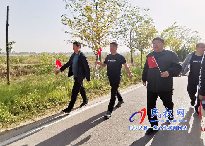 我县环保局举行“保护水资源 绿色伴我行”为主题的徒步穿越活动 我县环保局举行“保护水资源 绿色伴我行”为主题的徒步穿越活动
