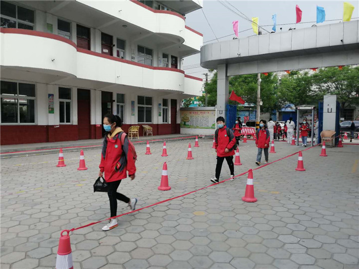 民权县第三小学新学期第一天顺利开学