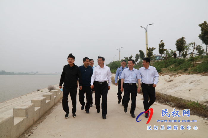 市人大常委会副主任、县委书记姬脉常查看安全生产、及防汛、防溺亡工作 市人大常委会副主任、县委书记姬脉常查看安全生产、及防汛、防溺亡工作
