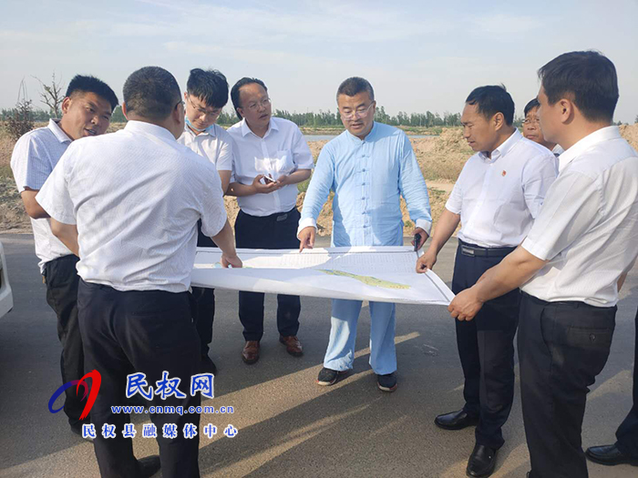 中民乡邻投资控股有限公司董事长鞠利一行莅临我县考察背河洼地高效农业示范园项目建设工作 中民乡邻投资控股有限公司董事长鞠利一行莅临我县考察背河洼地高效农业示范园项目建设工作