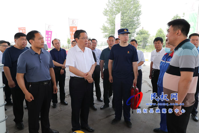 市人大常委会副主任、县委书记姬脉常查看“三夏”生产时强调:抢抓农时 科学调度 确保颗粒归仓 市人大常委会副主任、县委书记姬脉常查看“三夏”生产时强调:抢抓农时 科学调度 确保颗粒归仓
