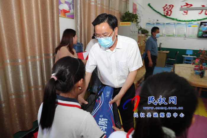 姬脉常寄语全县少年儿童:立志,树远大理想;求知,成栋梁之才 姬脉常寄语全县少年儿童:立志,树远大理想;求知,成栋梁之才