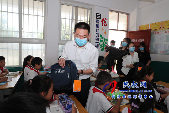 姬脉常寄语全县少年儿童:立志,树远大理想;求知,成栋梁之才 姬脉常寄语全县少年儿童:立志,树远大理想;求知,成栋梁之才