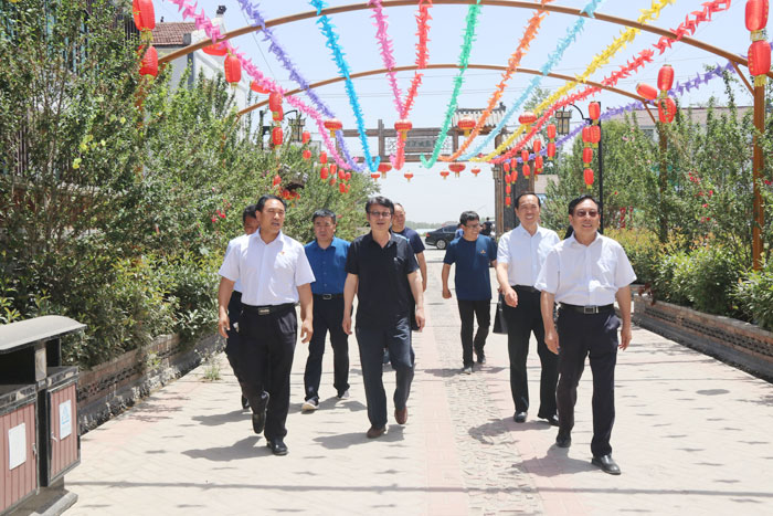 省专家组莅民检查创建省级森林城市工作 省专家组莅民检查创建省级森林城市工作
